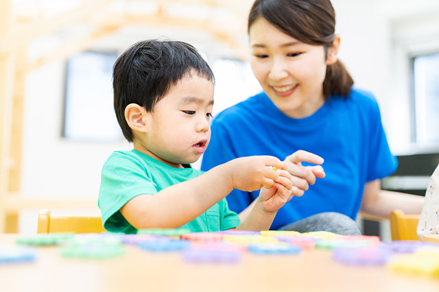 保育士になるために知っておきたい持ち物とその使い方の工夫