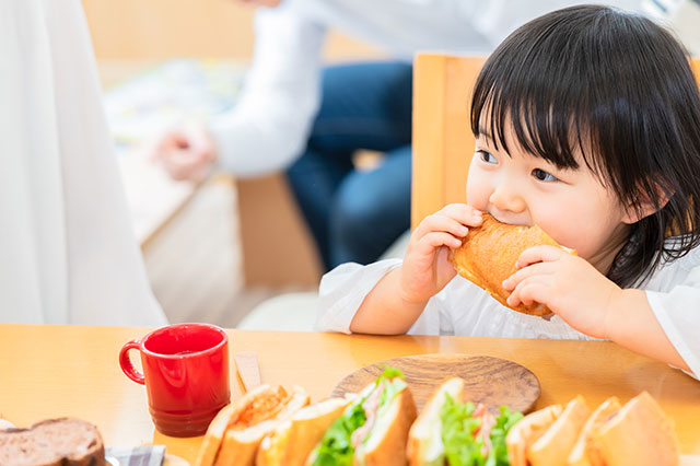 保育士の昼食における奮闘！